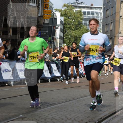 13.09.2026 - 21. swb-Marathon Bremen Strokosch-Dieckow http://msf.ph/oto/10377933 13.09.2026 11:03:41 Ziel 10092, 10150, 10187, 10195, 10237, 10309, 10724, 10904, 10959, 11598, 11773, 11830, 12068, 12184, 12185, 12611, 10152, 10357, 10403, 10429, 10659, 10720, 10796, 10918, 11149, 11325, 11451, 11511, 11868, 11967, 12504 meine-sportfotos.de