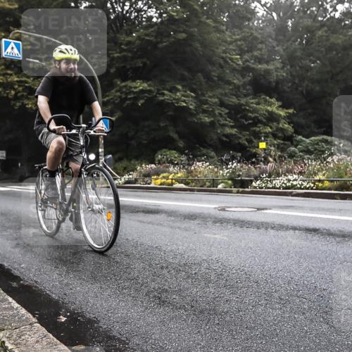 13.09.2026 - Stadtparktriathlon H.Heesch http://msf.ph/oto/10377938 13.09.2026 09:51:58 Radfahren 220, 300, 311, 336 meine-sportfotos.de