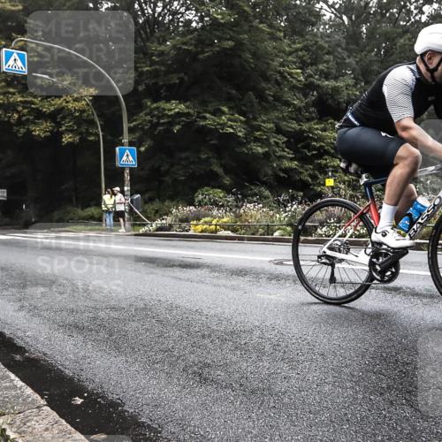 13.09.2026 - Stadtparktriathlon H.Heesch http://msf.ph/oto/10377945 13.09.2026 09:52:21 Radfahren 219, 304, 324 meine-sportfotos.de