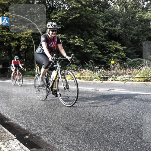 13.09.2026 - Stadtparktriathlon H.Heesch http://msf.ph/oto/10377952 13.09.2026 10:46:15 Radfahren 351, 372, 377, 381, 420, 432 meine-sportfotos.de