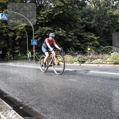 13.09.2026 - Stadtparktriathlon H.Heesch http://msf.ph/oto/10377957 13.09.2026 10:46:15 Radfahren 351, 372, 377, 381, 420, 432 meine-sportfotos.de