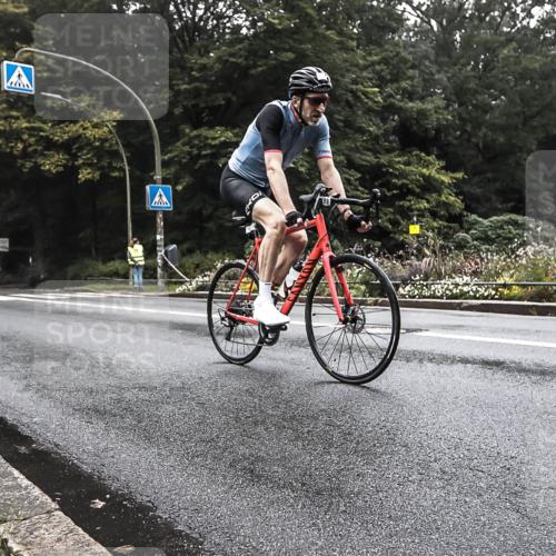 13.09.2026 - Stadtparktriathlon H.Heesch http://msf.ph/oto/10377958 13.09.2026 09:52:24 Radfahren 304, 324 meine-sportfotos.de