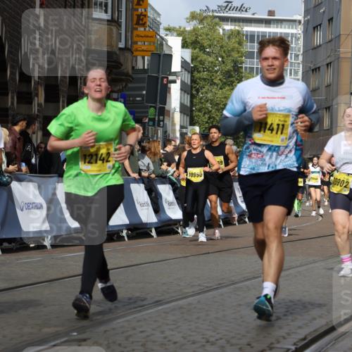 13.09.2026 - 21. swb-Marathon Bremen Strokosch-Dieckow http://msf.ph/oto/10377967 13.09.2026 11:03:41 Ziel 10092, 10150, 10187, 10195, 10237, 10309, 10724, 10904, 10959, 11598, 11773, 11830, 12068, 12184, 12185, 12611, 10152, 10357, 10403, 10429, 10659, 10720, 10796, 10918, 11149, 11325, 11451, 11511, 11868, 11967, 12504 meine-sportfotos.de