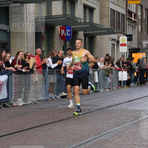 13.09.2026 - 21. swb-Marathon Bremen Strokosch-Dieckow http://msf.ph/oto/10377970 13.09.2026 12:36:01 Ziel 245, 1238, 1670 meine-sportfotos.de