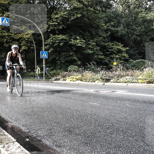 13.09.2026 - Stadtparktriathlon H.Heesch http://msf.ph/oto/10377971 13.09.2026 10:46:17 Radfahren 351, 372, 377, 381, 420 meine-sportfotos.de