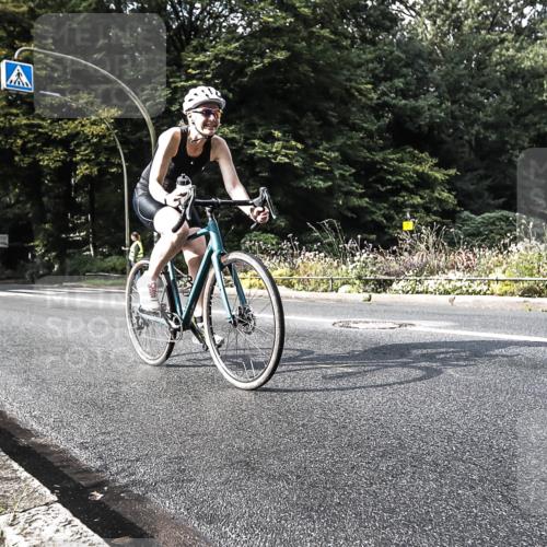 13.09.2026 - Stadtparktriathlon H.Heesch http://msf.ph/oto/10377977 13.09.2026 10:46:17 Radfahren 351, 372, 377, 381, 420 meine-sportfotos.de