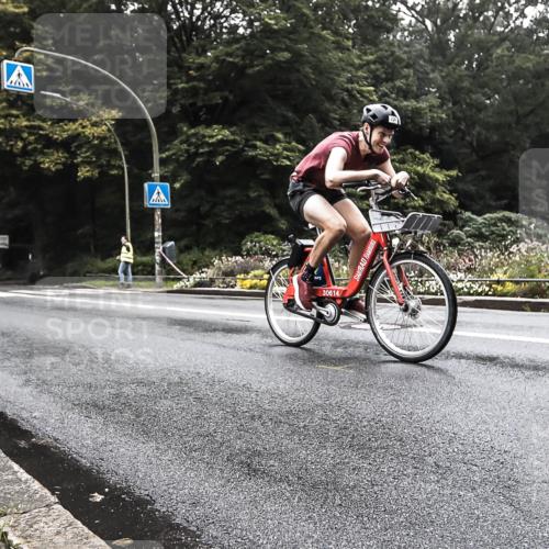13.09.2026 - Stadtparktriathlon H.Heesch http://msf.ph/oto/10378003 13.09.2026 09:52:50 Radfahren 228, 255, 256, 308, 323 meine-sportfotos.de