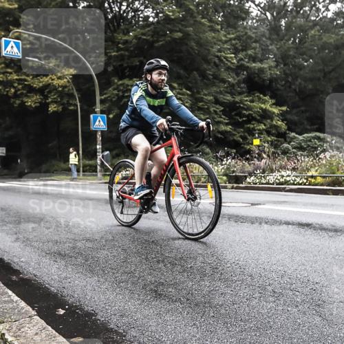 13.09.2026 - Stadtparktriathlon H.Heesch http://msf.ph/oto/10378009 13.09.2026 09:52:52 Radfahren 228, 256, 308, 323 meine-sportfotos.de