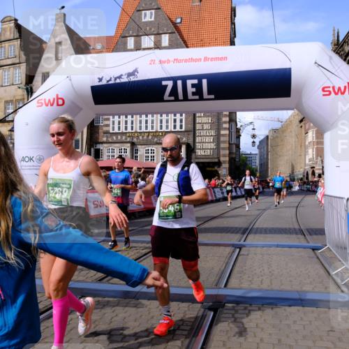 13.09.2026 - 21. swb-Marathon Bremen Tim E. http://msf.ph/oto/10378064 13.09.2026 13:13:35 Ziel 280, 621, 987, 1207, 2130, 2360, 2498, 2962, 3566, 3625, 4582, 5345, 5769, 6038, 6394, 6407, 7874, 8197, 8464, 8568, 8963, 9092 meine-sportfotos.de