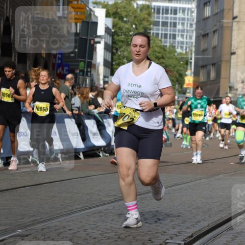 13.09.2026 - 21. swb-Marathon Bremen Strokosch-Dieckow http://msf.ph/oto/10378071 13.09.2026 11:03:43 Ziel 10092, 10150, 10187, 10237, 10309, 10420, 10724, 10904, 11211, 11411, 11598, 11655, 11746, 11773, 11830, 12068, 12184, 12185, 12611, 10152, 10357, 10403, 10429, 10607, 10659, 10720, 10796, 10918, 11149, 11319, 11325, 11451, 11470, 11471, 11511, 11618, 11868, 11967, 12260, 12392, 12433, 12504 meine-sportfotos.de