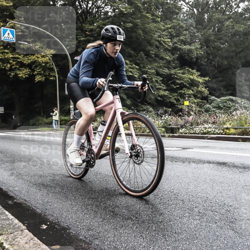 13.09.2026 - Stadtparktriathlon H.Heesch http://msf.ph/oto/10378083 13.09.2026 09:53:58 Radfahren 229, 232, 267, 274 meine-sportfotos.de