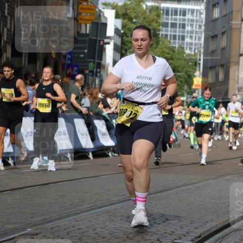 13.09.2026 - 21. swb-Marathon Bremen Strokosch-Dieckow http://msf.ph/oto/10378102 13.09.2026 11:03:44 Ziel 10092, 10150, 10187, 10237, 10309, 10420, 10724, 10902, 10904, 11211, 11411, 11598, 11655, 11746, 11773, 11830, 12068, 12184, 12185, 12611, 10152, 10357, 10403, 10429, 10607, 10659, 10720, 10796, 10918, 11149, 11319, 11325, 11451, 11470, 11471, 11511, 11618, 11868, 11967, 12260, 12392, 12433, 12504 meine-sportfotos.de