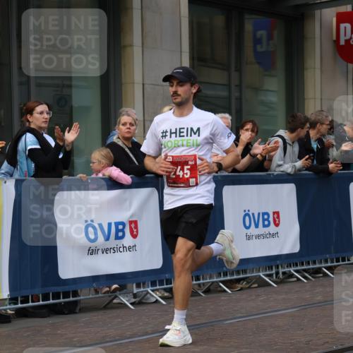 13.09.2026 - 21. swb-Marathon Bremen Strokosch-Dieckow http://msf.ph/oto/10378119 13.09.2026 12:36:03 Ziel 245, 1238, 1670 meine-sportfotos.de