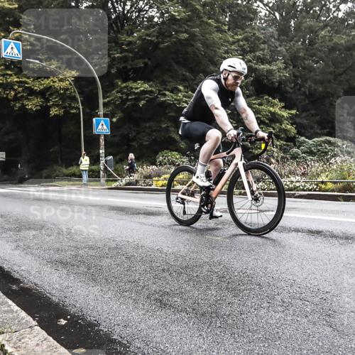 13.09.2026 - Stadtparktriathlon H.Heesch http://msf.ph/oto/10378148 13.09.2026 09:54:49 Radfahren 249, 276, 334 meine-sportfotos.de