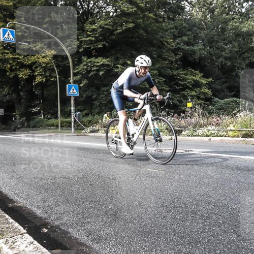 13.09.2026 - Stadtparktriathlon H.Heesch http://msf.ph/oto/10378152 13.09.2026 10:46:39 Radfahren 486 meine-sportfotos.de