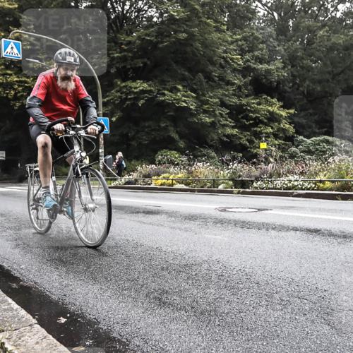 13.09.2026 - Stadtparktriathlon H.Heesch http://msf.ph/oto/10378154 13.09.2026 09:54:49 Radfahren 249, 276, 334 meine-sportfotos.de