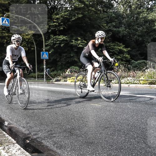 13.09.2026 - Stadtparktriathlon H.Heesch http://msf.ph/oto/10378240 13.09.2026 10:46:47 Radfahren 353, 358, 382, 392, 410 meine-sportfotos.de
