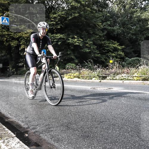 13.09.2026 - Stadtparktriathlon H.Heesch http://msf.ph/oto/10378288 13.09.2026 10:46:50 Radfahren 353, 358, 382, 392, 410 meine-sportfotos.de