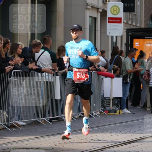 13.09.2026 - 21. swb-Marathon Bremen Strokosch-Dieckow http://msf.ph/oto/10378329 13.09.2026 12:37:32 Ziel 1766, 513, 1957 meine-sportfotos.de