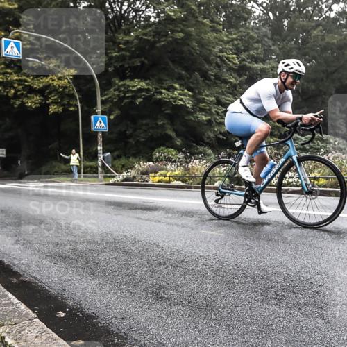 13.09.2026 - Stadtparktriathlon H.Heesch http://msf.ph/oto/10378339 13.09.2026 09:56:45 Radfahren 212, 248 meine-sportfotos.de