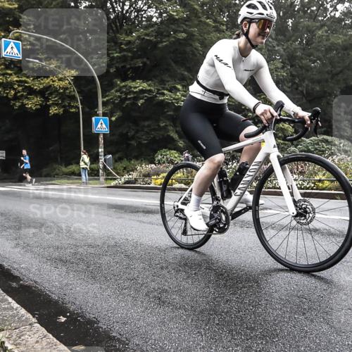 13.09.2026 - Stadtparktriathlon H.Heesch http://msf.ph/oto/10378351 13.09.2026 09:57:17 Radfahren 242, 307 meine-sportfotos.de