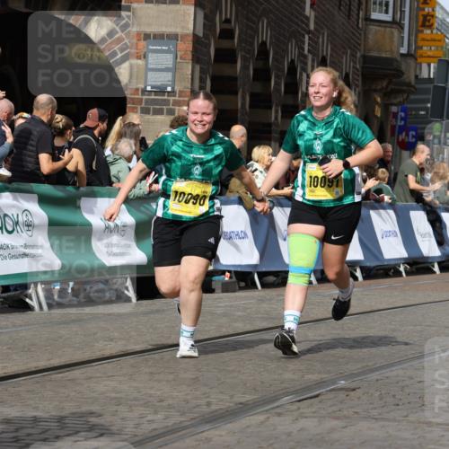 13.09.2026 - 21. swb-Marathon Bremen Strokosch-Dieckow http://msf.ph/oto/10378396 13.09.2026 11:03:50 Ziel 10092, 10187, 10309, 10327, 10420, 10569, 10902, 10904, 10950, 11211, 11411, 11595, 11598, 11655, 11746, 11773, 12074, 12184, 12185, 12611, 10152, 10403, 10607, 10659, 10720, 10726, 10912, 10913, 10918, 11149, 11318, 11319, 11325, 11451, 11470, 11471, 11511, 11618, 11909, 11967, 12140, 12260, 12392, 12433, 12504 meine-sportfotos.de