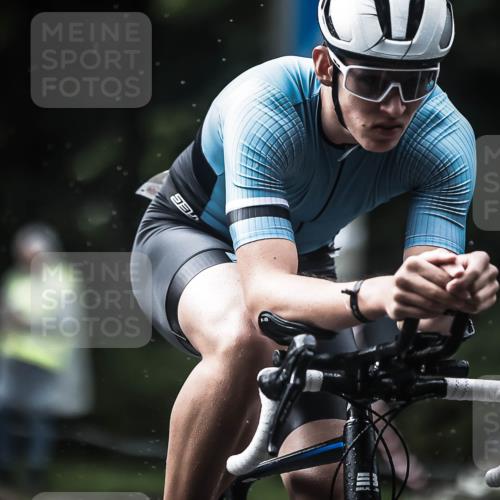 13.09.2026 - Stadtparktriathlon H.Heesch http://msf.ph/oto/10378399 13.09.2026 12:21:07 Radfahren 979, 1015, 1061, 1176 meine-sportfotos.de