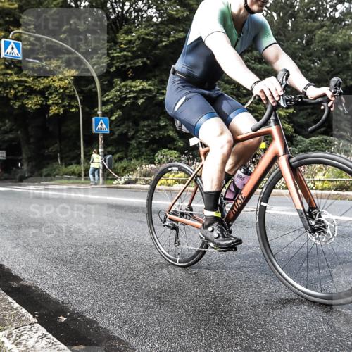 13.09.2026 - Stadtparktriathlon H.Heesch http://msf.ph/oto/10378403 13.09.2026 10:47:22 Radfahren 557 meine-sportfotos.de