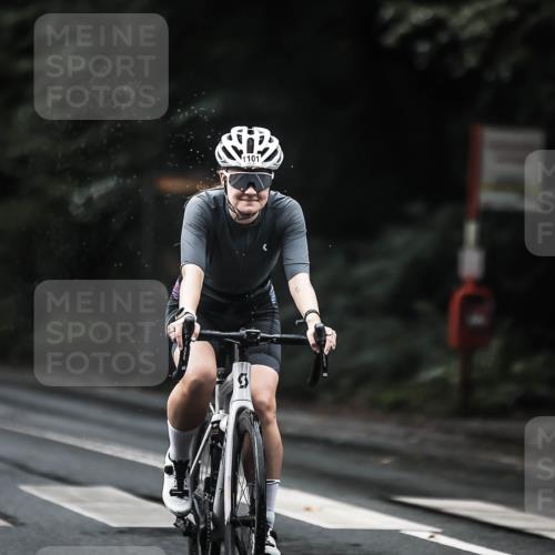 13.09.2026 - Stadtparktriathlon H.Heesch http://msf.ph/oto/10378420 13.09.2026 12:21:18 Radfahren 998, 1101, 1133 meine-sportfotos.de