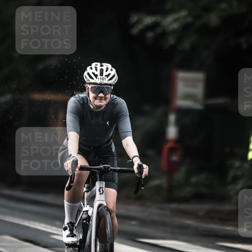 13.09.2026 - Stadtparktriathlon H.Heesch http://msf.ph/oto/10378424 13.09.2026 12:21:18 Radfahren 998, 1101, 1133 meine-sportfotos.de