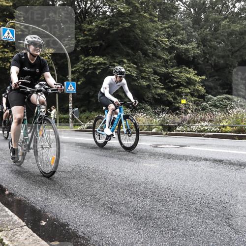 13.09.2026 - Stadtparktriathlon H.Heesch http://msf.ph/oto/10378426 13.09.2026 09:58:31 Radfahren 213, 238, 264, 300, 306, 314, 322, 333 meine-sportfotos.de