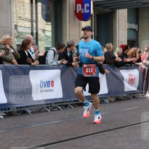 13.09.2026 - 21. swb-Marathon Bremen Strokosch-Dieckow http://msf.ph/oto/10378466 13.09.2026 12:37:35 Ziel 1766, 513, 1957 meine-sportfotos.de