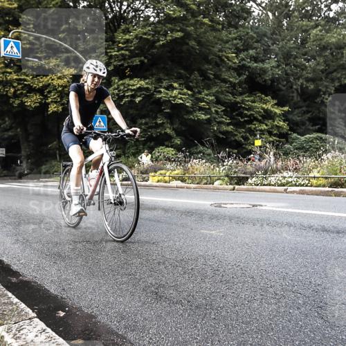 13.09.2026 - Stadtparktriathlon H.Heesch http://msf.ph/oto/10378469 13.09.2026 10:47:54 Radfahren 378, 428, 462 meine-sportfotos.de
