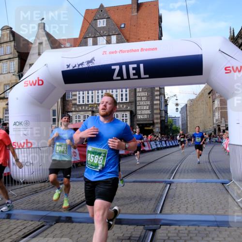 13.09.2026 - 21. swb-Marathon Bremen Tim E. http://msf.ph/oto/10378478 13.09.2026 13:13:49 Ziel 779, 2130, 2360, 2401, 2767, 2882, 6407, 7493, 8477, 8568, 8840, 8963, 9442, 13099 meine-sportfotos.de