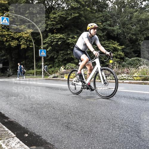 13.09.2026 - Stadtparktriathlon H.Heesch http://msf.ph/oto/10378524 13.09.2026 10:48:30 Radfahren 390, 531 meine-sportfotos.de
