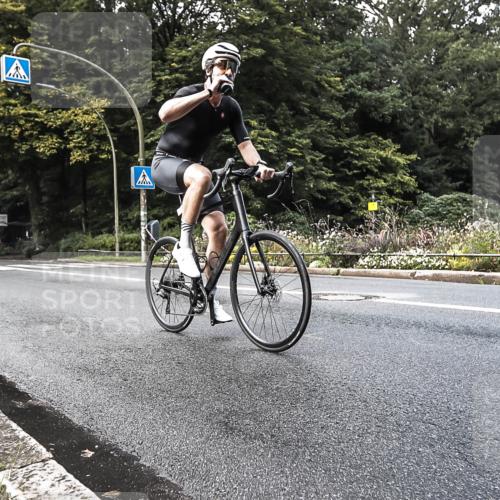 13.09.2026 - Stadtparktriathlon H.Heesch http://msf.ph/oto/10378563 13.09.2026 10:49:04 Radfahren 450, 512, 513, 542, 559 meine-sportfotos.de