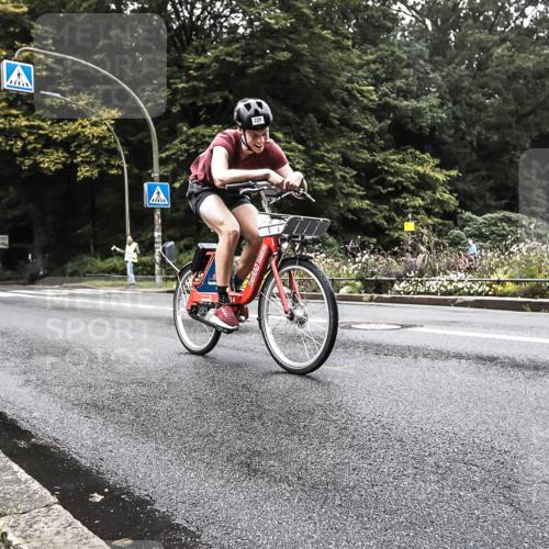 13.09.2026 - Stadtparktriathlon H.Heesch http://msf.ph/oto/10378595 13.09.2026 10:01:08 Radfahren 224, 228, 232, 241, 244 meine-sportfotos.de