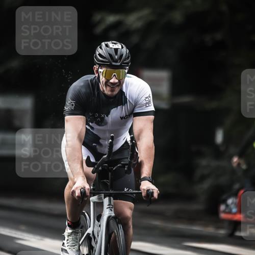 13.09.2026 - Stadtparktriathlon H.Heesch http://msf.ph/oto/10378626 13.09.2026 12:21:34 Radfahren 975, 996, 1066 meine-sportfotos.de