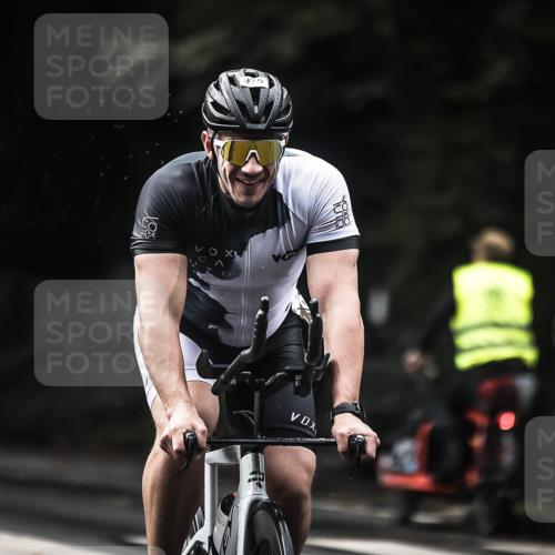 13.09.2026 - Stadtparktriathlon H.Heesch http://msf.ph/oto/10378632 13.09.2026 12:21:34 Radfahren 975, 996, 1066 meine-sportfotos.de