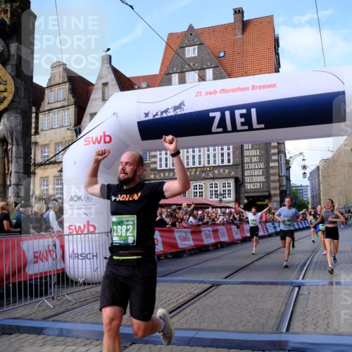 13.09.2026 - 21. swb-Marathon Bremen Tim E. http://msf.ph/oto/10378659 13.09.2026 13:13:54 Ziel 779, 2360, 2401, 2767, 2882, 3413, 6407, 7493, 7707, 8477, 8568, 8840, 8963, 9442, 9884, 13099 meine-sportfotos.de
