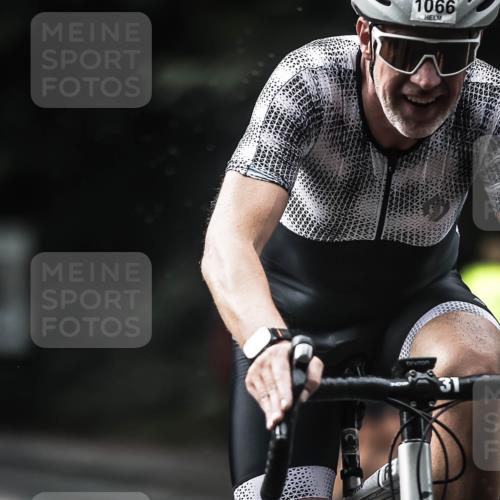 13.09.2026 - Stadtparktriathlon H.Heesch http://msf.ph/oto/10378676 13.09.2026 12:21:37 Radfahren 975, 1066, 1136 meine-sportfotos.de