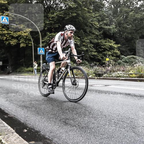13.09.2026 - Stadtparktriathlon H.Heesch http://msf.ph/oto/10378681 13.09.2026 10:01:58 Radfahren 218, 243, 275, 286, 308, 317, 323 meine-sportfotos.de