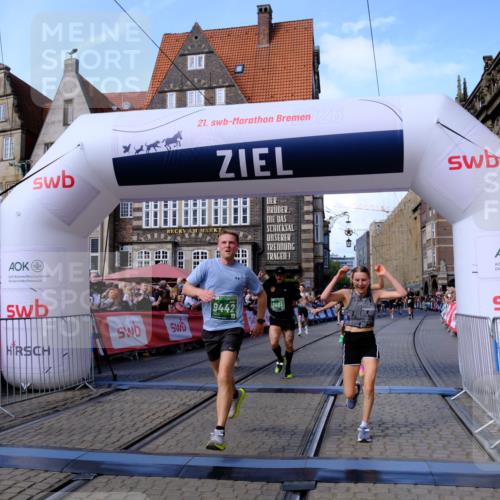 13.09.2026 - 21. swb-Marathon Bremen Tim E. http://msf.ph/oto/10378698 13.09.2026 13:13:55 Ziel 779, 2401, 2767, 2882, 3413, 6407, 7493, 7707, 8477, 8568, 8840, 8963, 9442, 9884, 13099 meine-sportfotos.de