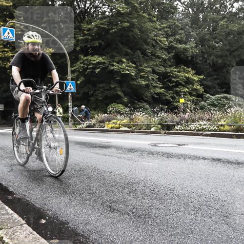 13.09.2026 - Stadtparktriathlon H.Heesch http://msf.ph/oto/10378727 13.09.2026 10:02:18 Radfahren 245, 249, 274, 331, 336 meine-sportfotos.de
