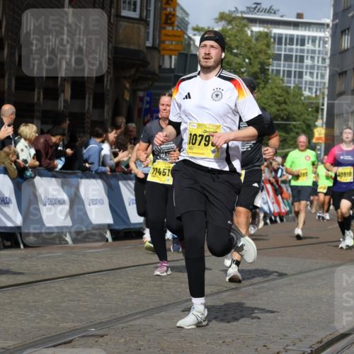 13.09.2026 - 21. swb-Marathon Bremen Strokosch-Dieckow http://msf.ph/oto/10378732 13.09.2026 11:03:58 Ziel 10090, 10091, 10327, 10420, 10569, 10796, 10902, 10950, 11211, 11411, 11595, 11655, 11746, 11868, 12074, 10291, 10390, 10516, 10671, 10672, 10726, 10912, 10913, 11221, 11318, 11539, 11726, 11909, 12001, 12103, 12113, 12140, 12276 meine-sportfotos.de