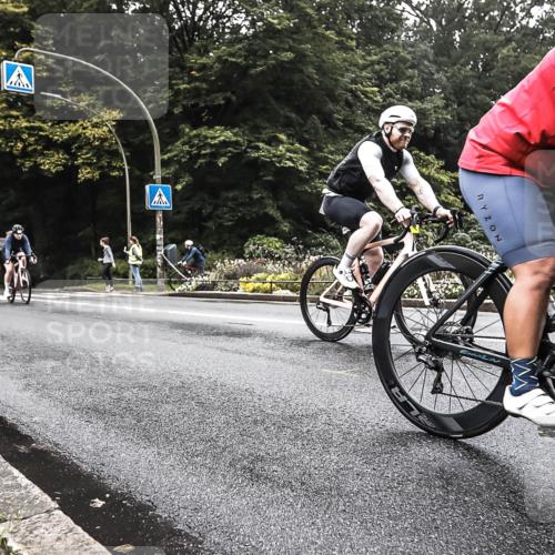 13.09.2026 - Stadtparktriathlon H.Heesch http://msf.ph/oto/10378741 13.09.2026 10:02:20 Radfahren 229, 245, 249, 274, 332, 336 meine-sportfotos.de