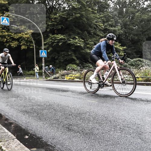 13.09.2026 - Stadtparktriathlon H.Heesch http://msf.ph/oto/10378747 13.09.2026 10:02:21 Radfahren 229, 249, 274, 309, 332, 336 meine-sportfotos.de
