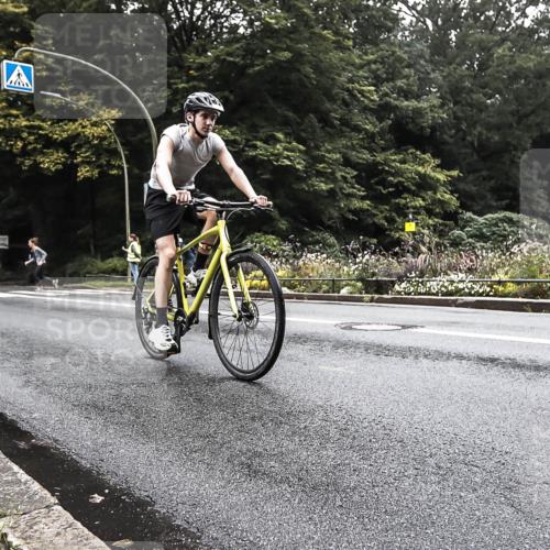 13.09.2026 - Stadtparktriathlon H.Heesch http://msf.ph/oto/10378754 13.09.2026 10:02:22 Radfahren 229, 249, 274, 309, 332, 336 meine-sportfotos.de