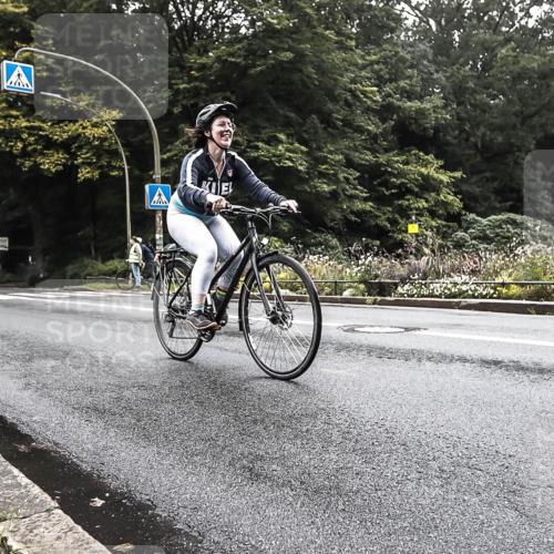 13.09.2026 - Stadtparktriathlon H.Heesch http://msf.ph/oto/10378769 13.09.2026 10:02:30 Radfahren 267, 316, 326 meine-sportfotos.de
