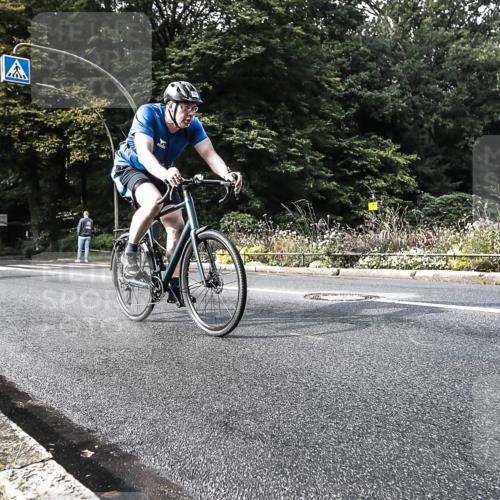 13.09.2026 - Stadtparktriathlon H.Heesch http://msf.ph/oto/10378775 13.09.2026 10:49:45 Radfahren 442, 461, 554 meine-sportfotos.de